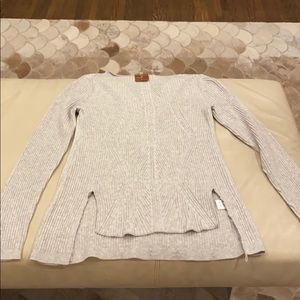 a extremely comfy but adorable sweater!!